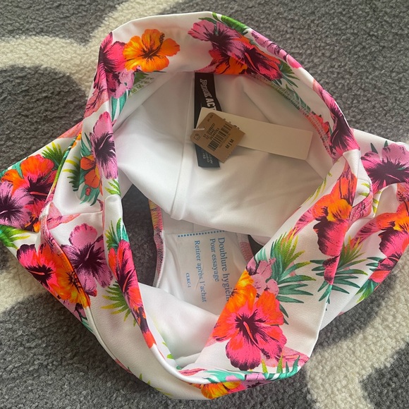 NWT Victoria’s Secret Swim High Waist Shortie - Floral - Picture 3 of 4